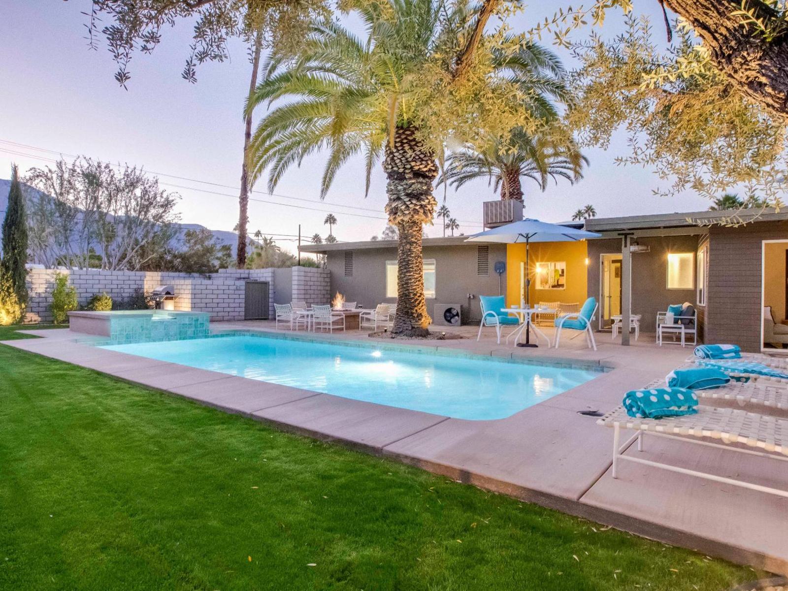 Canary Palms Main image 1